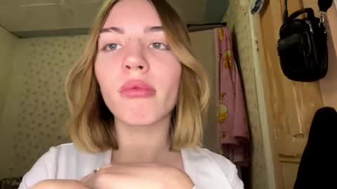 hsiuscherich online show from November 22, 10:14 am