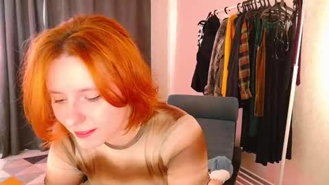 Snapshot of hua_lian chatting on March 12, 5:57 am Alice online show from March 12, 5:57 am