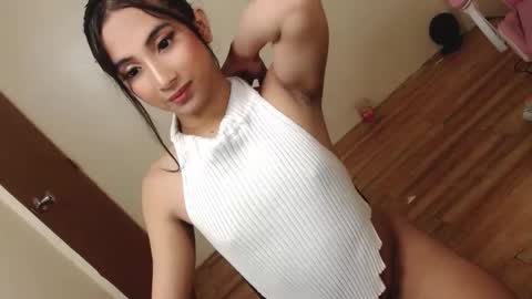 Snapshot of hugeasiancockandrea chatting on December 26, 1:32 pm drea online show from December 26, 1:32 pm