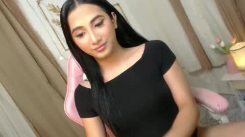 Snapshot of hugeasiancockandrea chatting on September 30, 6:02 pm drea online show from September 30, 6:02 pm