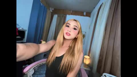 Snapshot of hugeasiancockandrea chatting on October 8, 10:18 pm drea online show from October 8, 10:18 pm