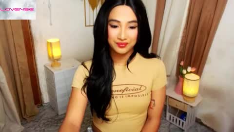 Snapshot of hugeasiancockandrea chatting on November 3, 8:43 pm drea online show from November 3, 8:43 pm