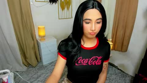 Snapshot of hugeasiancockandrea chatting on November 21, 11:25 pm drea online show from November 21, 11:25 pm