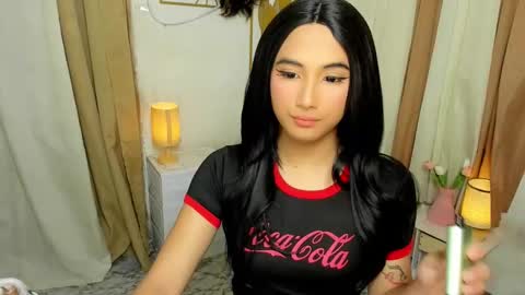 Snapshot of hugeasiancockandrea chatting on November 24, 1:27 am drea online show from November 24, 1:27 am