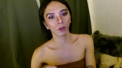 Snapshot of hugecock_caraxx chatting on December 19, 1:50 am Cara online show from December 19, 1:50 am