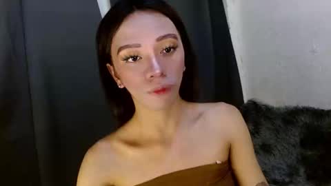 Snapshot of hugecock_caraxx chatting on December 29, 9:41 pm Cara online show from December 29, 9:41 pm