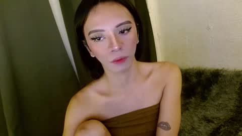 Snapshot of hugecock_caraxx chatting on January 1, 10:13 pm Cara online show from January 1, 10:13 pm