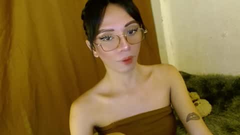 Snapshot of hugecock_caraxx chatting on January 3, 9:57 pm Cara online show from January 3, 9:57 pm