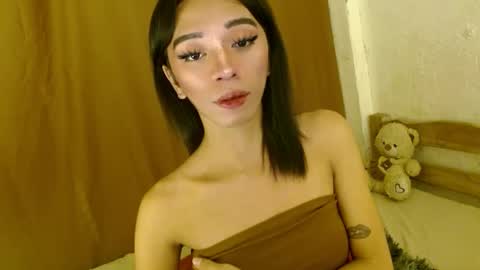 Snapshot of hugecock_caraxx chatting on January 24, 10:19 pm Cara online show from January 24, 10:19 pm