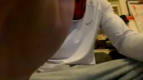 hugewhitecockboy online show from November 20, 10:37 am