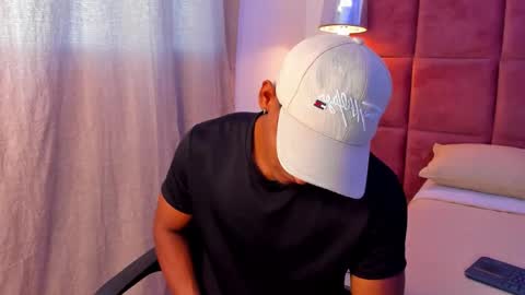 Hugo Cano online show from November 2, 7:38 pm