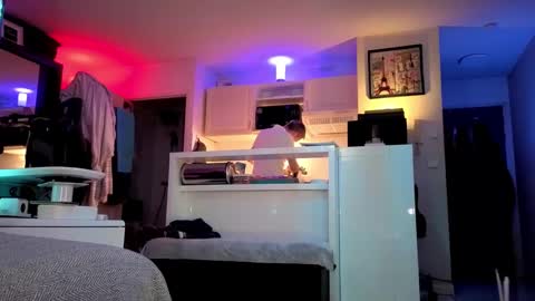 Hugo online show from March 4, 8:38 pm