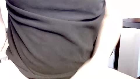 Snapshot of hungnuncutboy chatting on February 24, 2:15 pm hungnuncutboy online show from February 24, 2:15 pm