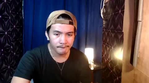 Snapshot of hunkylloyd chatting on December 5, 1:36 am hunkylloyd online show from December 5, 1:36 am