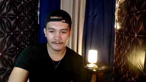 Snapshot of hunkylloyd chatting on December 10, 11:30 pm hunkylloyd online show from December 10, 11:30 pm