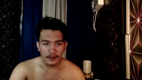 Snapshot of hunkylloyd chatting on December 12, 7:04 pm hunkylloyd online show from December 12, 7:04 pm