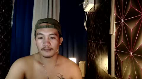 Snapshot of hunkylloyd chatting on December 15, 2:59 pm hunkylloyd online show from December 15, 2:59 pm