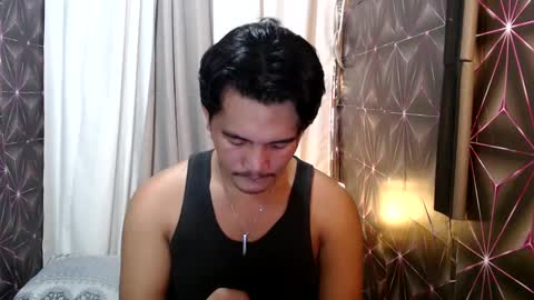 Snapshot of hunkylloyd chatting on January 8, 6:41 am hunkylloyd online show from January 8, 6:41 am