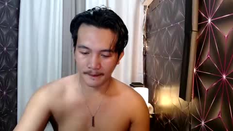 Snapshot of hunkylloyd chatting on February 3, 5:18 am hunkylloyd online show from February 3, 5:18 am