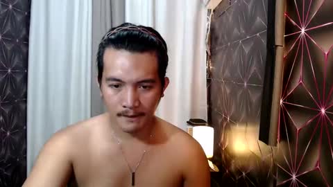 Snapshot of hunkylloyd chatting on February 4, 12:51 am hunkylloyd online show from February 4, 12:51 am