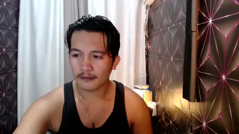 Snapshot of hunkylloyd chatting on February 6, 1:43 pm hunkylloyd online show from February 6, 1:43 pm