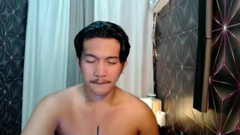 Snapshot of hunkylloyd chatting on February 10, 7:36 am hunkylloyd online show from February 10, 7:36 am