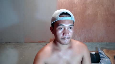 Snapshot of hunkylloyd chatting on December 17, 3:23 am hunkylloyd online show from December 17, 3:23 am