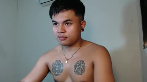 Snapshot of hunkyzeus chatting on January 8, 10:04 am hunkyzeus online show from January 8, 10:04 am