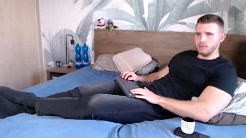 Hunter Bridges online show from January 28, 2:53 pm