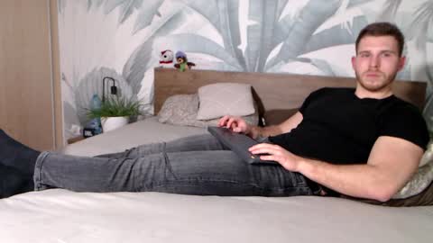 Hunter Bridges online show from February 9, 9:28 pm