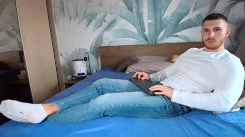 Hunter Bridges online show from November 8, 7:19 am