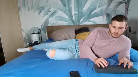 Hunter Bridges online show from November 15, 9:50 am