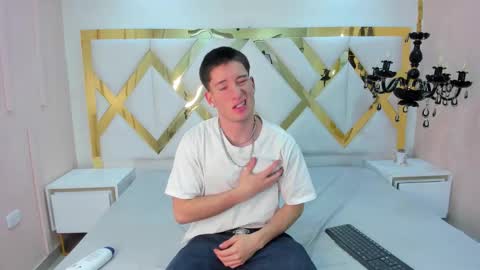 hunterheat_ online show from September 12, 11:43 am