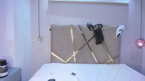 hunterheat_ online show from October 18, 11:55 am