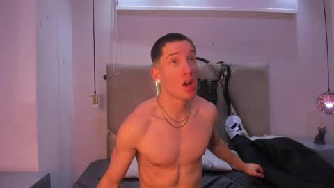 hunterheat_ online show from October 29, 6:53 pm