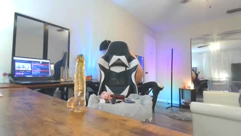 hustlebunni7 online show from November 5, 2:28 pm