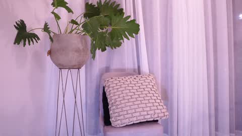 Lucy online show from January 8, 4:02 am