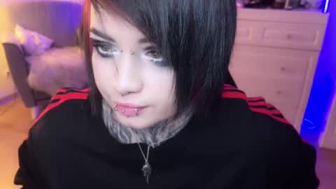 Snapshot of i_died_again chatting on December 14, 1:38 pm Asya online show from December 14, 1:38 pm