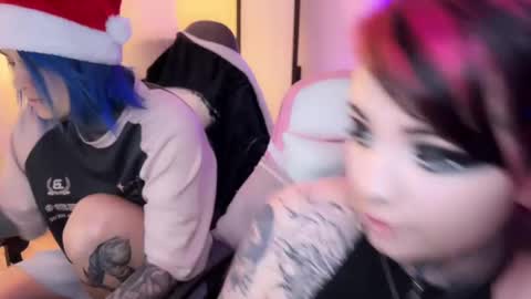 Snapshot of i_died_again chatting on December 24, 7:22 pm Asya online show from December 24, 7:22 pm