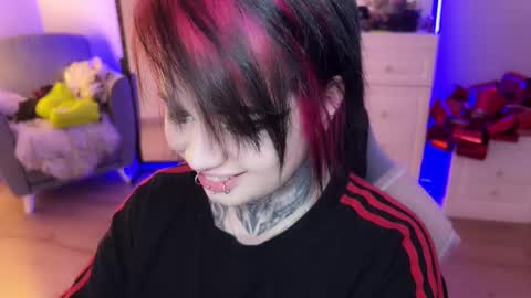 Snapshot of i_died_again chatting on December 28, 12:35 pm Asya online show from December 28, 12:35 pm