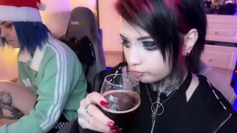 Snapshot of i_died_again chatting on December 29, 2:42 pm Asya online show from December 29, 2:42 pm