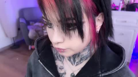 Snapshot of i_died_again chatting on January 9, 11:03 am Asya online show from January 9, 11:03 am