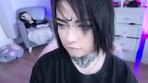 Snapshot of i_died_again chatting on February 7, 9:37 am Asya online show from February 7, 9:37 am