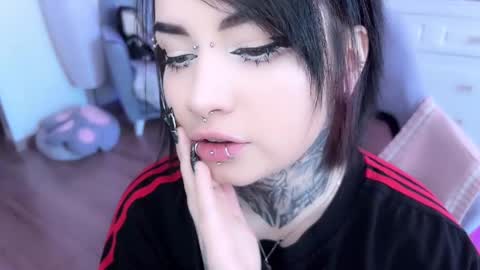 Snapshot of i_died_again chatting on February 8, 8:52 am Asya online show from February 8, 8:52 am