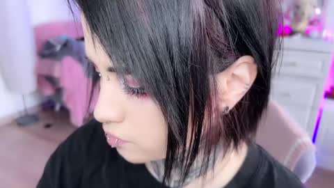 Snapshot of i_died_again chatting on February 24, 9:32 am Asya online show from February 24, 9:32 am