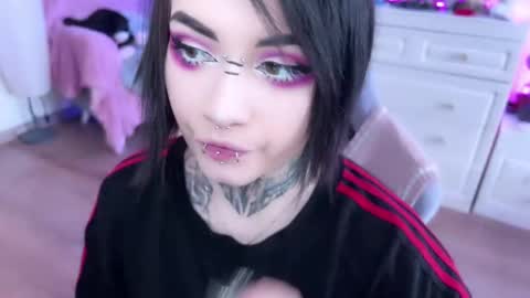 Snapshot of i_died_again chatting on March 1, 10:45 am Asya online show from March 1, 10:45 am