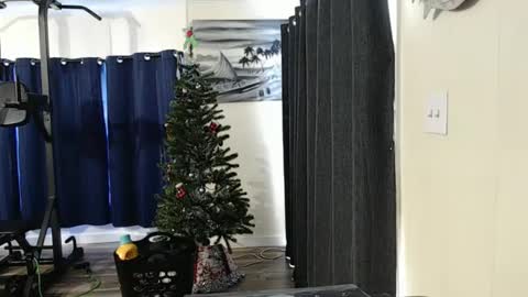 Snapshot of i_fetishize_u chatting on January 5, 5:41 pm ShortStuff online show from January 5, 5:41 pm