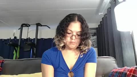 Snapshot of i_fetishize_u chatting on February 25, 5:04 pm ShortStuff online show from February 25, 5:04 pm