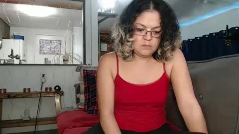 Snapshot of i_fetishize_u chatting on March 7, 3:28 pm ShortStuff online show from March 7, 3:28 pm