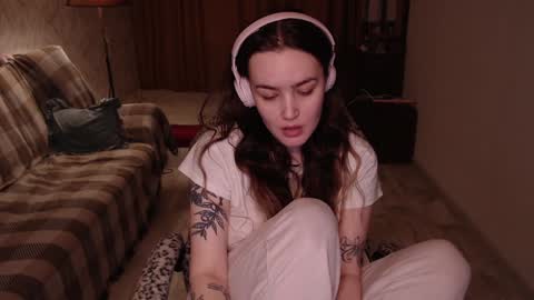 elisabeth online show from December 5, 10:55 am